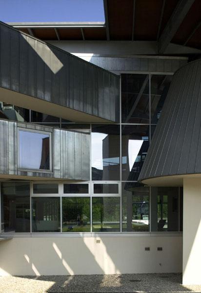 Gehry��Ʒ��Vitra�Ҿ߹�˾�ܲ�_rhzhi.net