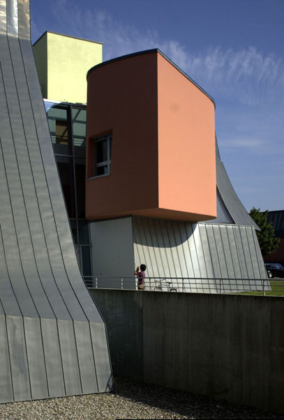 Gehry��Ʒ��Vitra�Ҿ߹�˾�ܲ�_rhzhi.net
