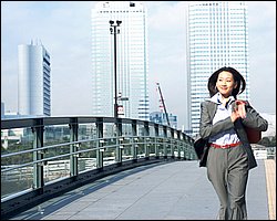 1440workwoman007.JPG