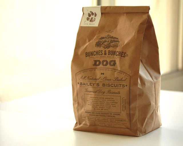 BunchesBunchesDogTreats800px01.jpg